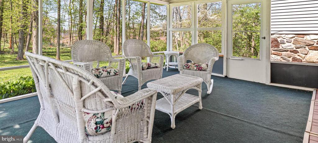 100 WOODED LANE