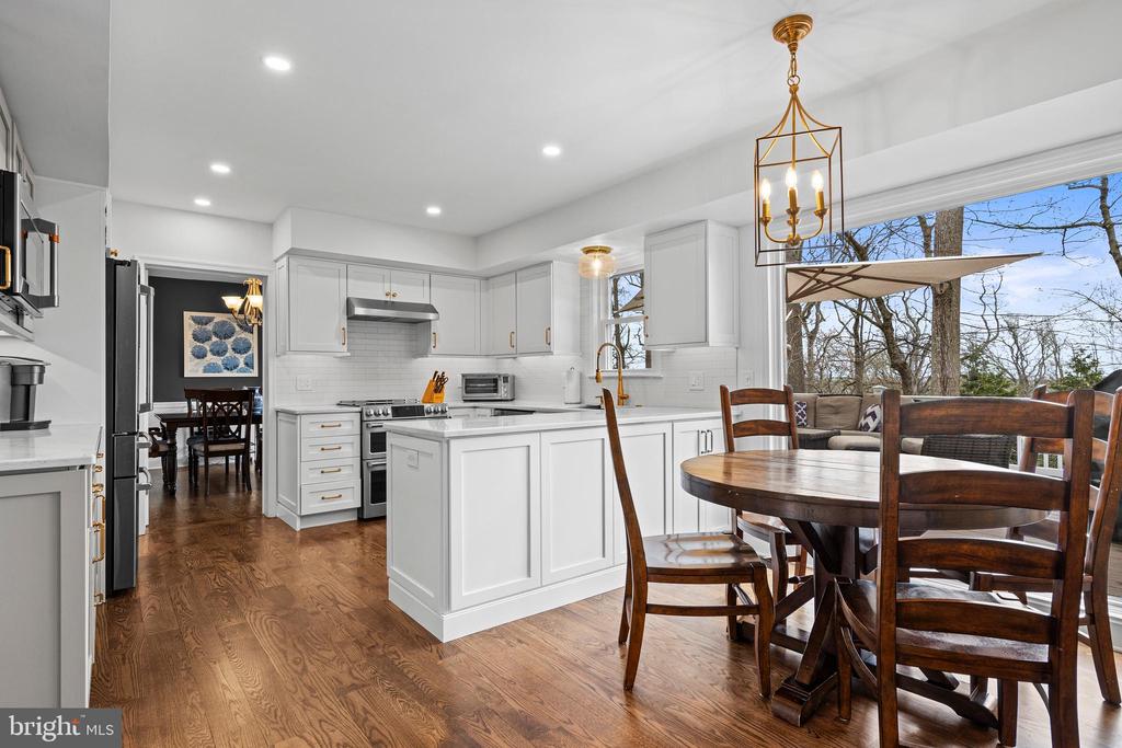 8 HARROW CIRCLE