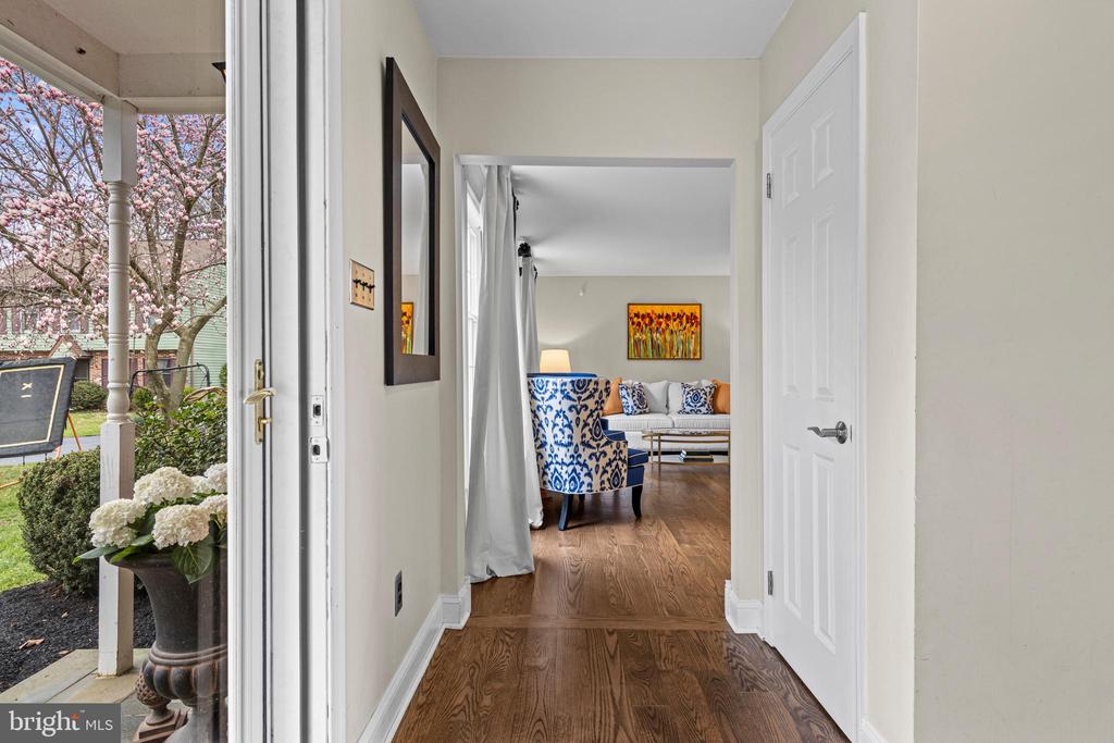 8 HARROW CIRCLE