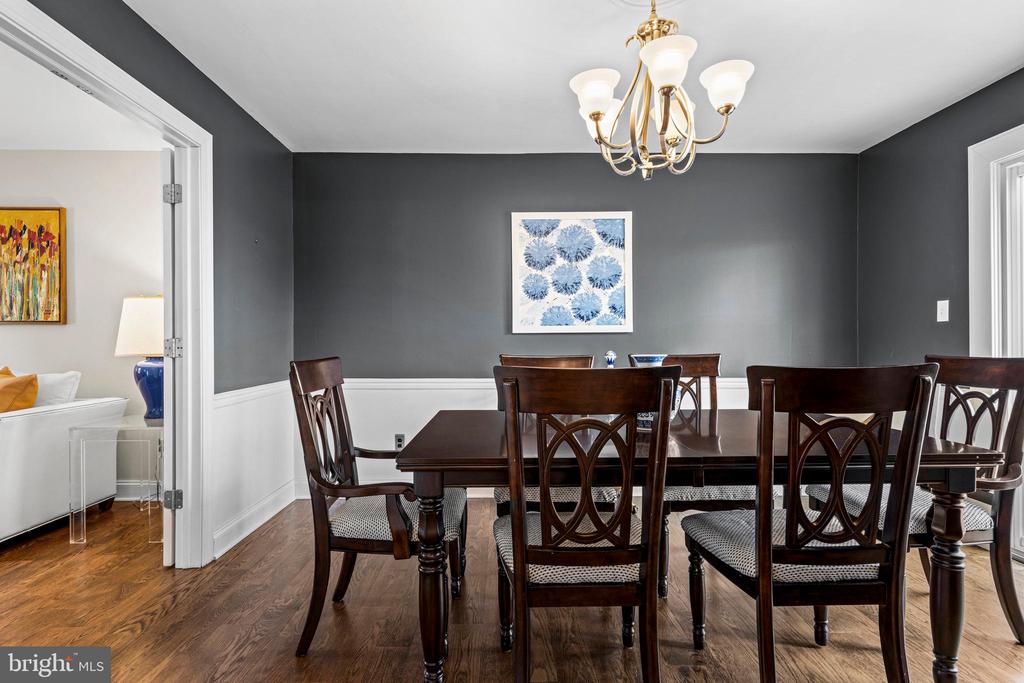 8 HARROW CIRCLE