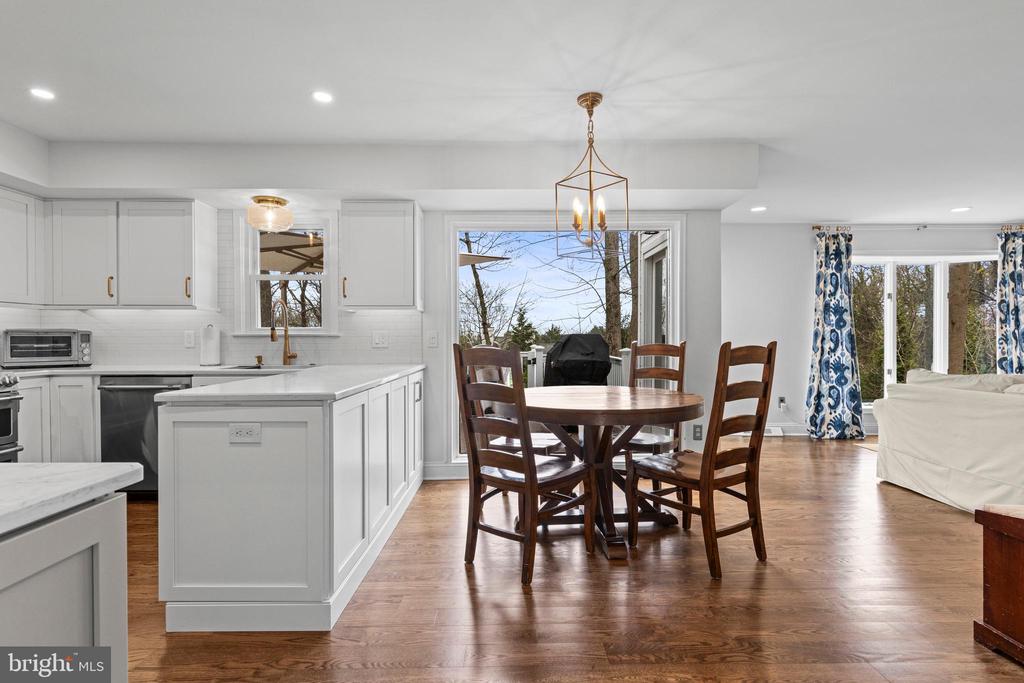 8 HARROW CIRCLE