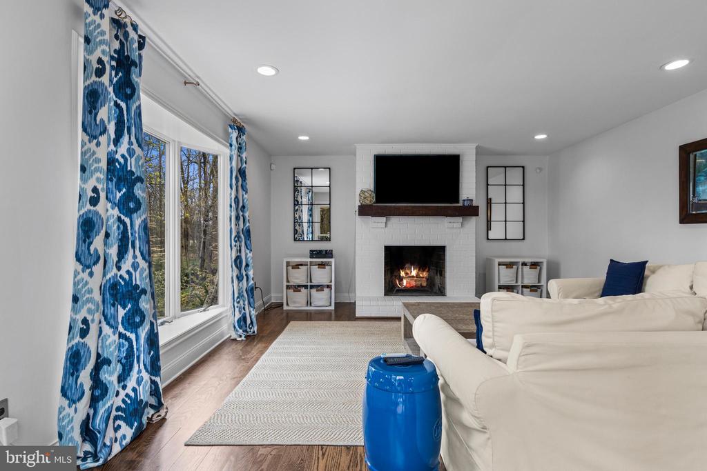 8 HARROW CIRCLE