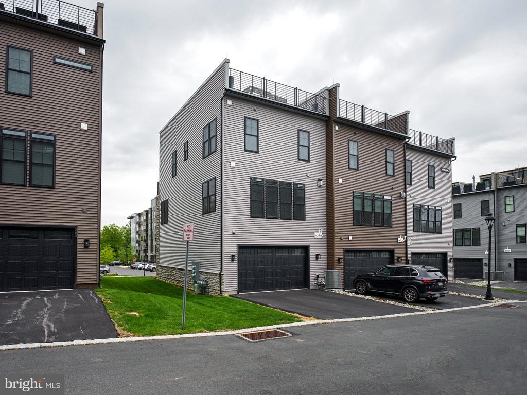 361 HORSESHOE TRAIL