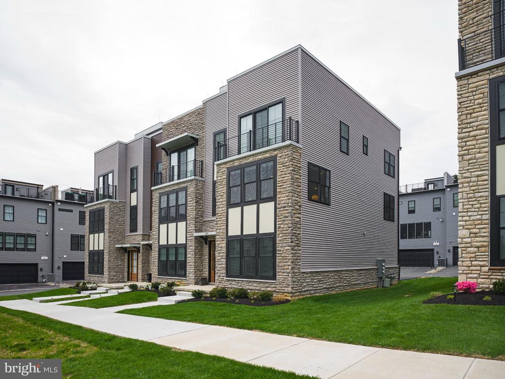 361 HORSESHOE TRAIL