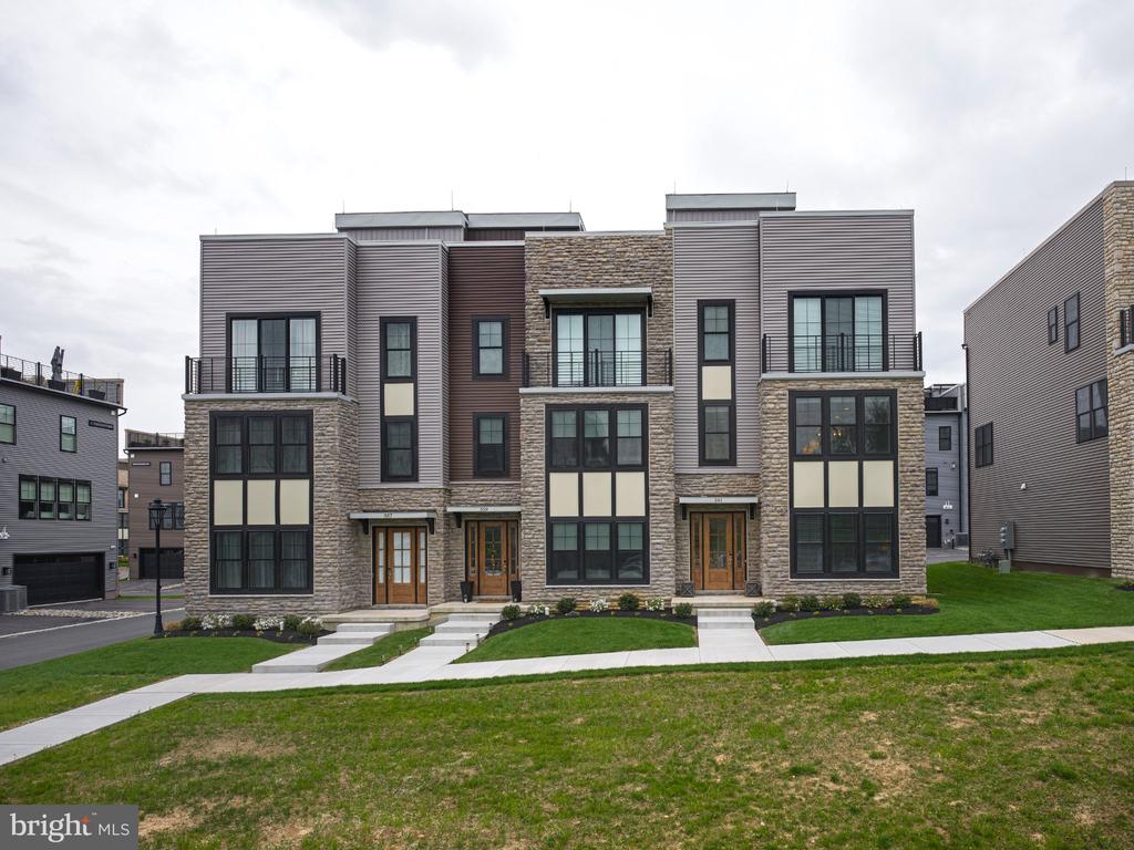 361 HORSESHOE TRAIL