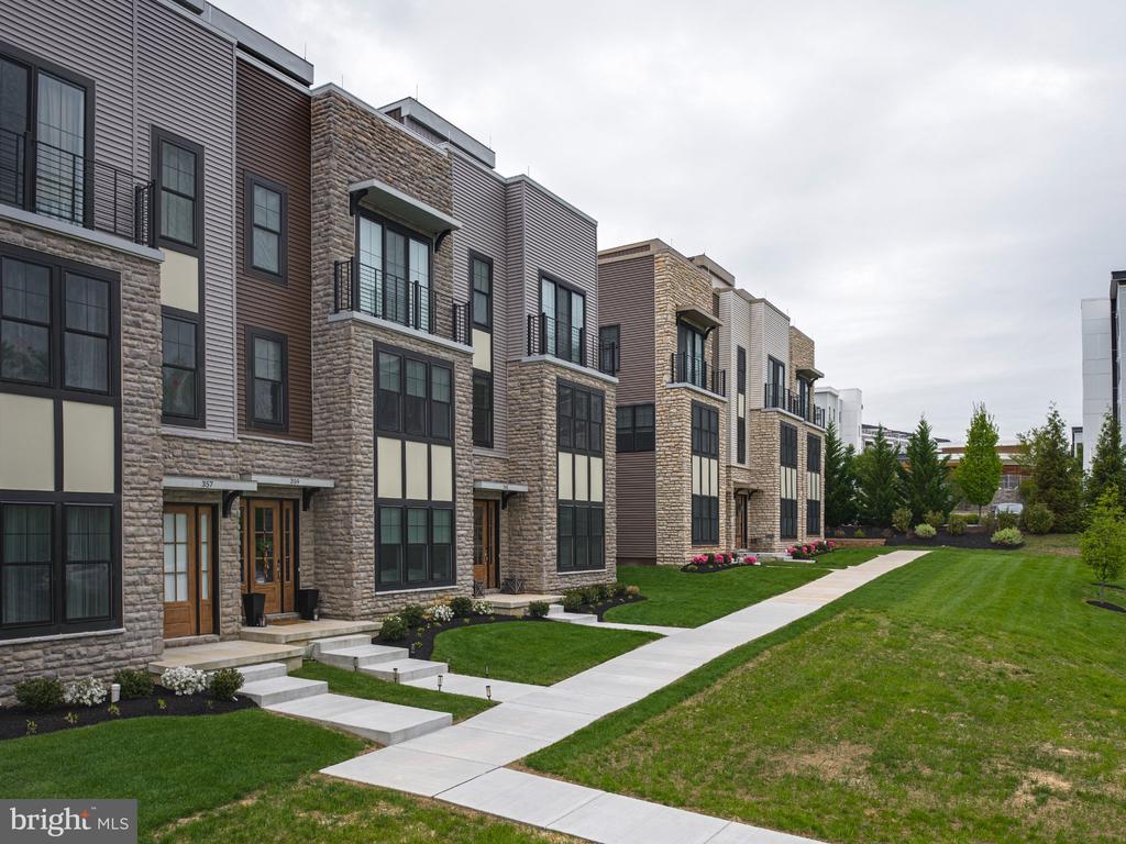 361 HORSESHOE TRAIL