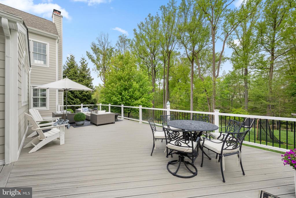 3907 WOODLAND DRIVE