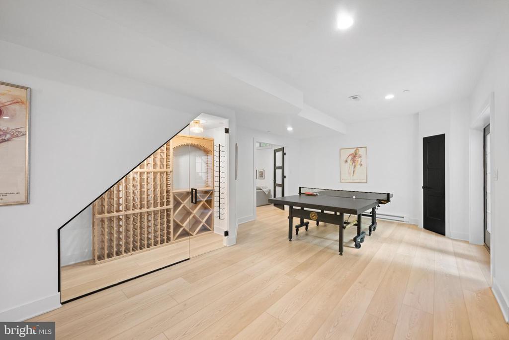 3907 WOODLAND DRIVE