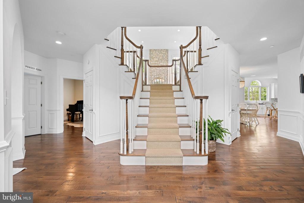 3907 WOODLAND DRIVE