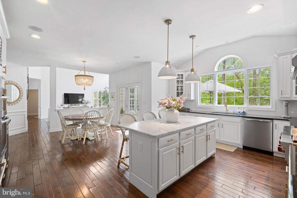 3907 WOODLAND DRIVE