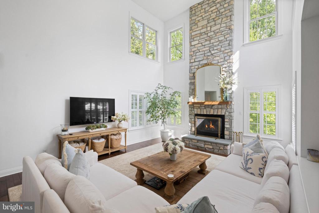 3907 WOODLAND DRIVE