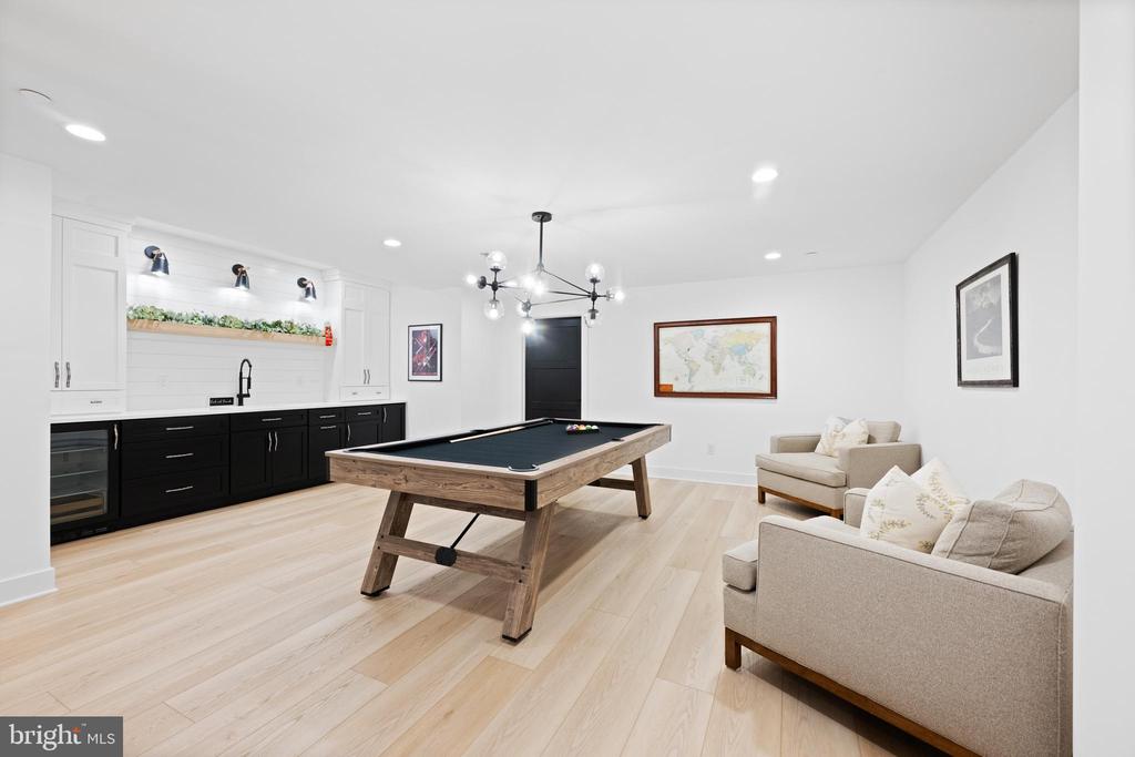 3907 WOODLAND DRIVE