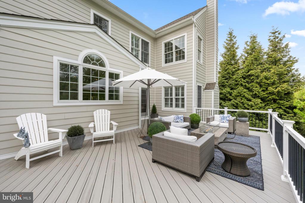 3907 WOODLAND DRIVE