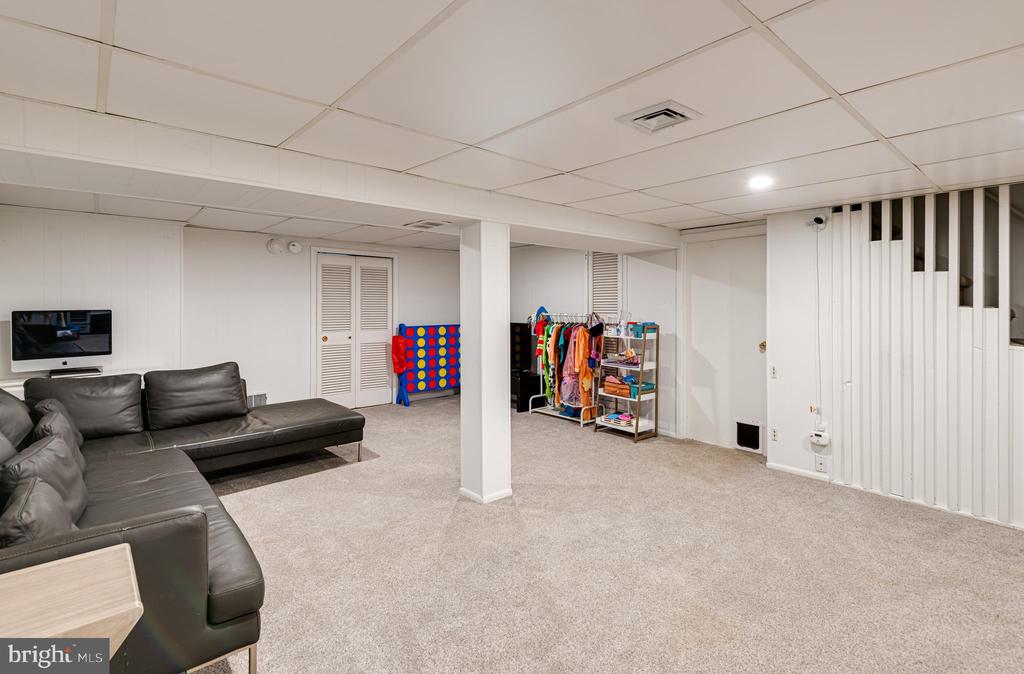 721 GOVERNOR CIRCLE
