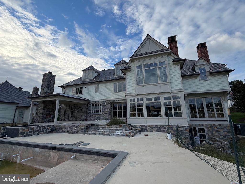 9 IVY LANE