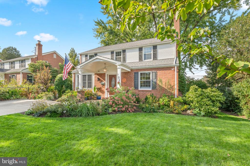 108 BUCKINGHAM DRIVE