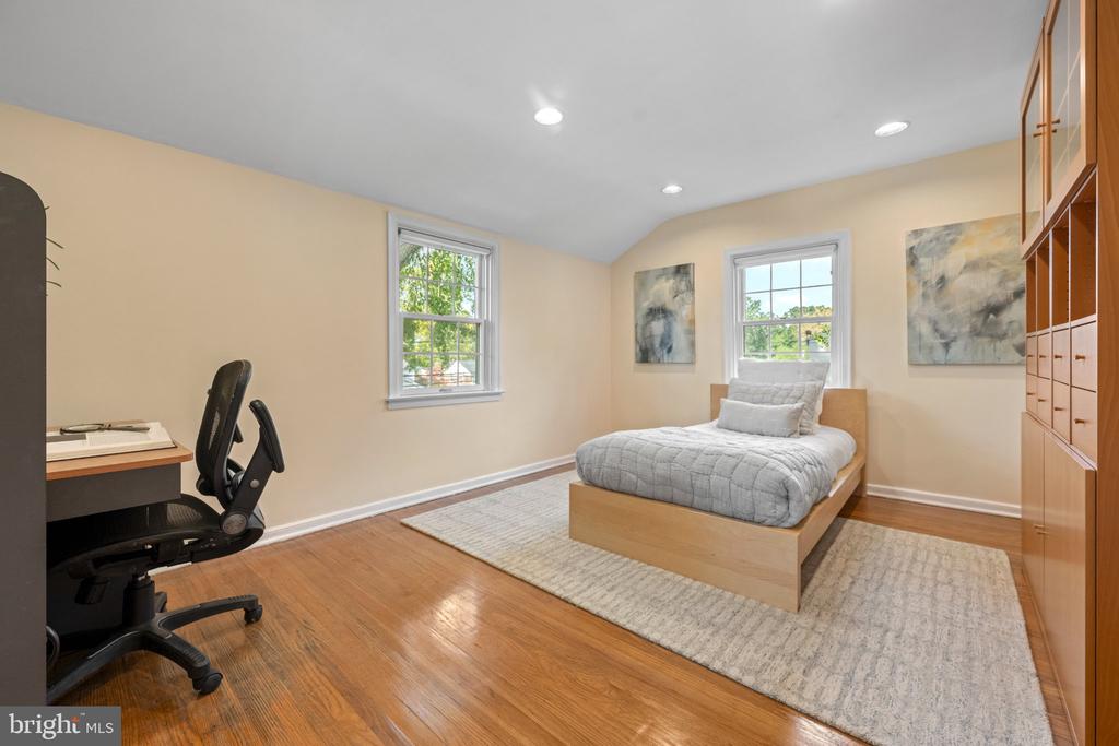 108 BUCKINGHAM DRIVE
