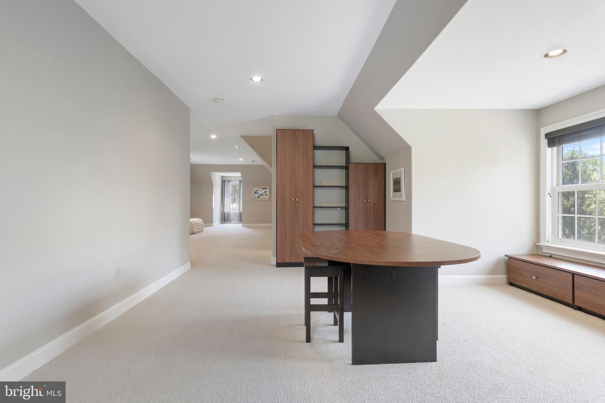 828 GATEMORE ROAD