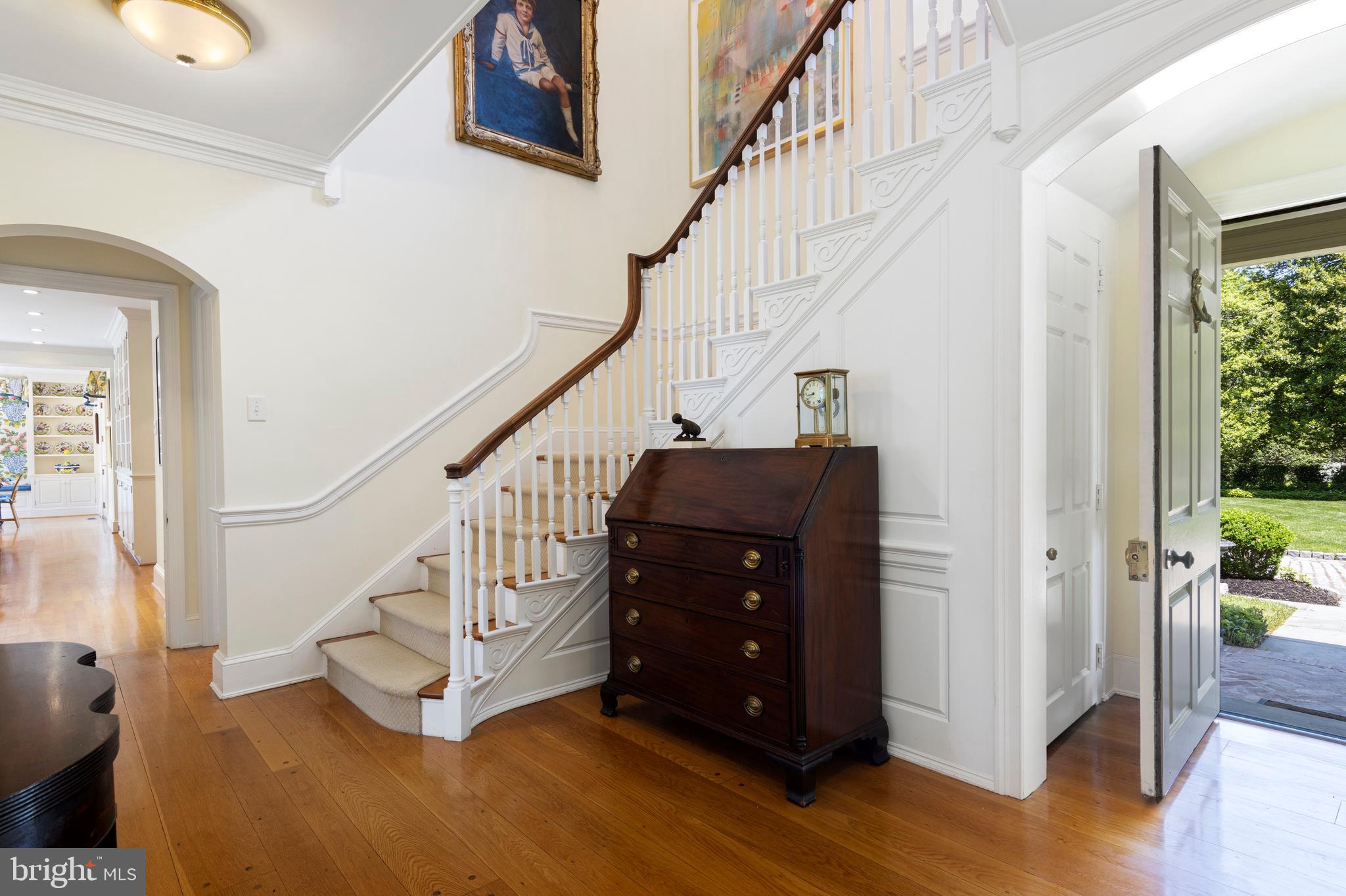 212 LAUREL LANE
