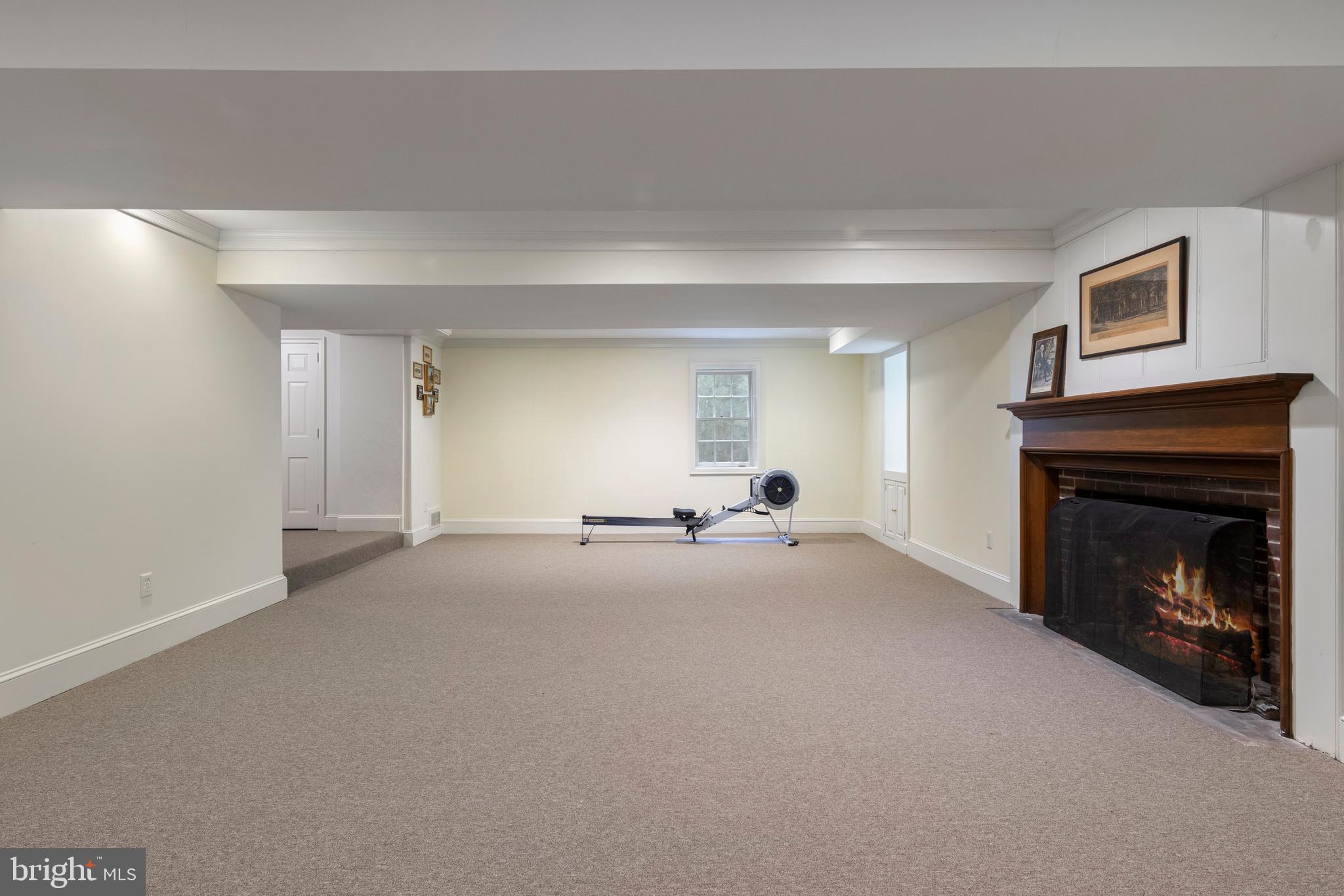 212 LAUREL LANE
