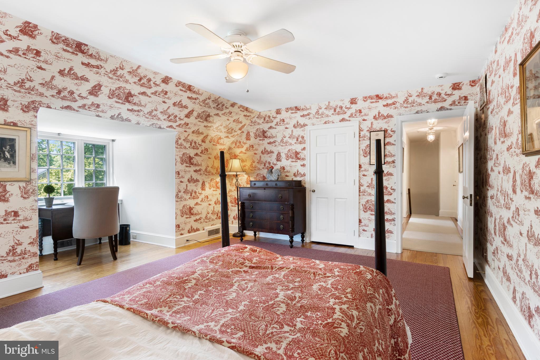 212 LAUREL LANE