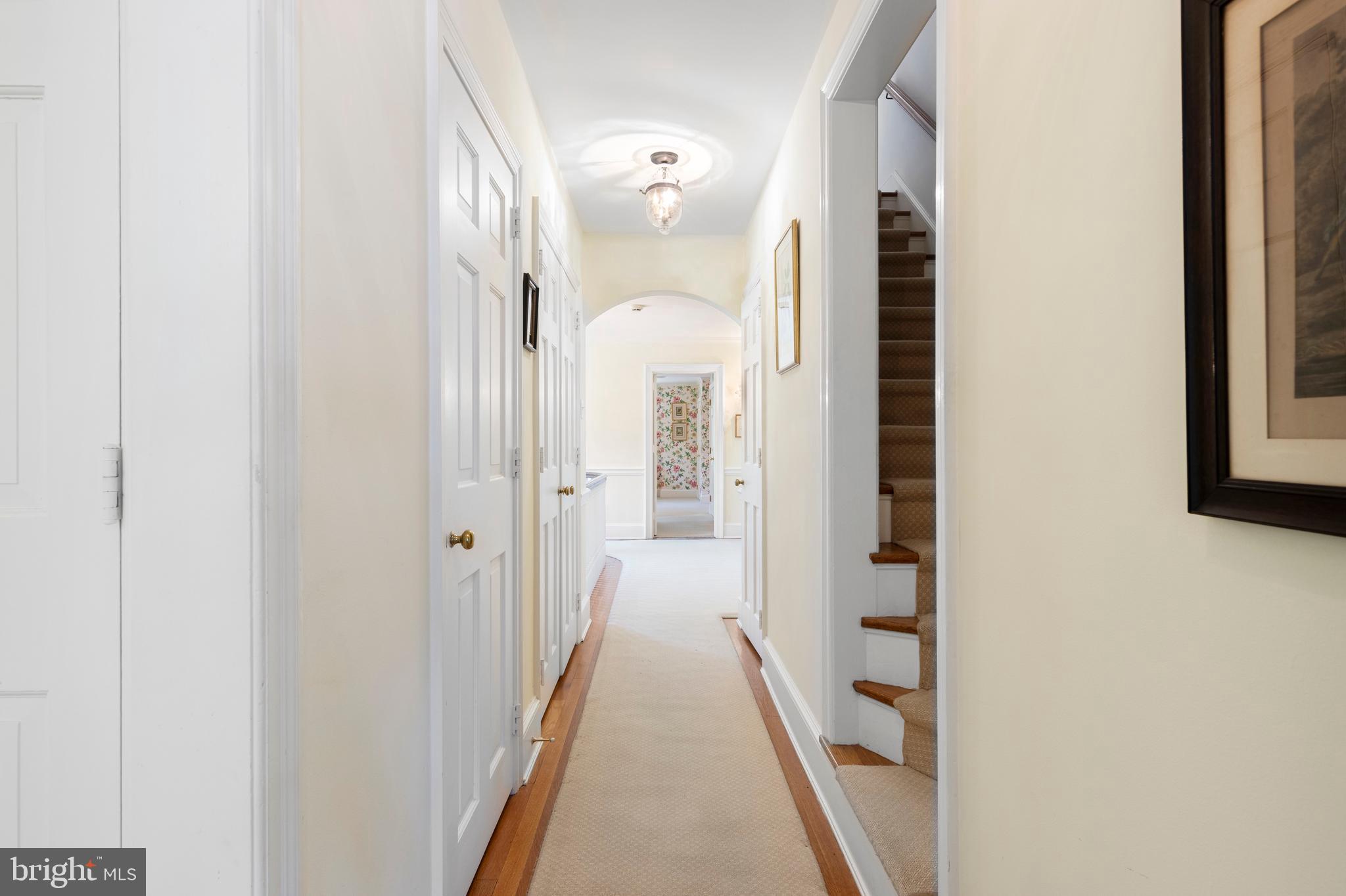 212 LAUREL LANE