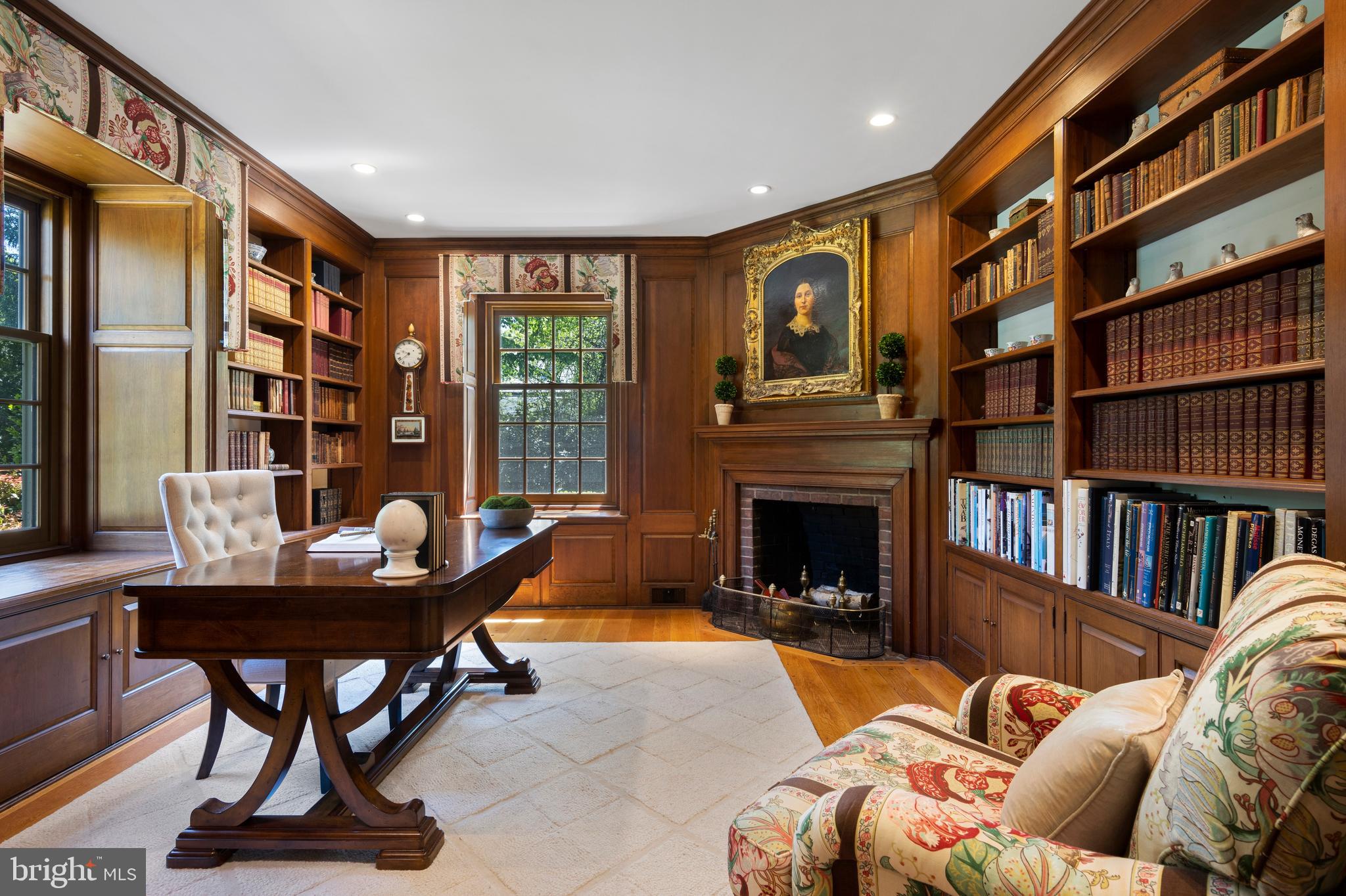 212 LAUREL LANE