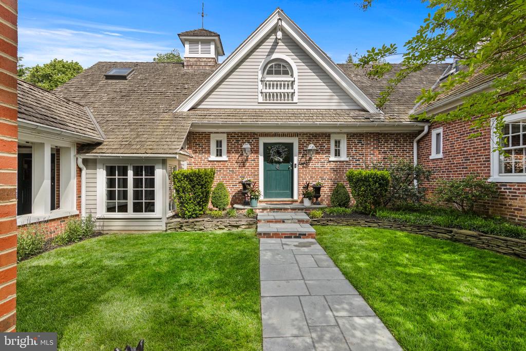 1515 SPRING MILL LANE