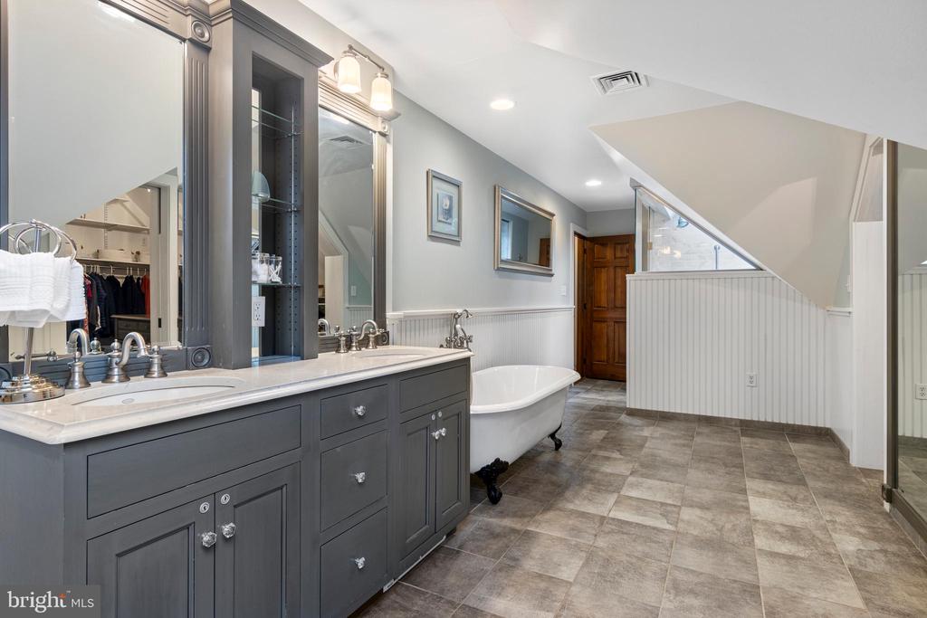 1515 SPRING MILL LANE