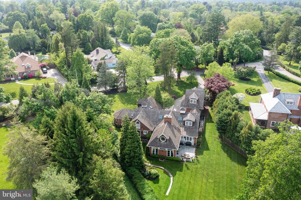 1515 SPRING MILL LANE