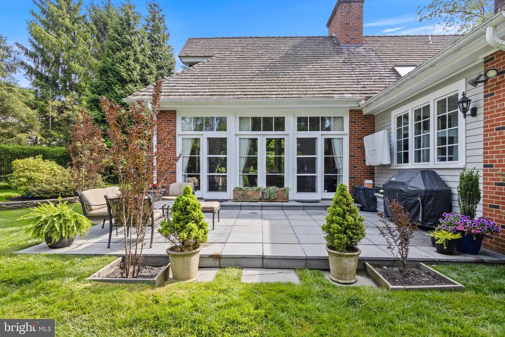 1515 SPRING MILL LANE