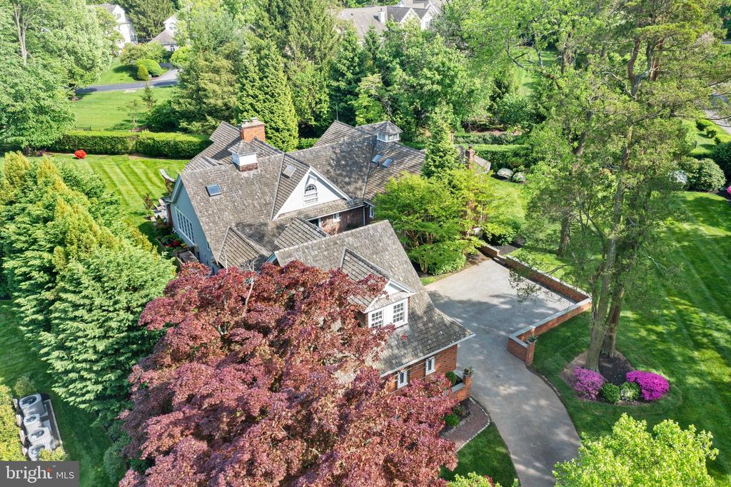 1515 SPRING MILL LANE