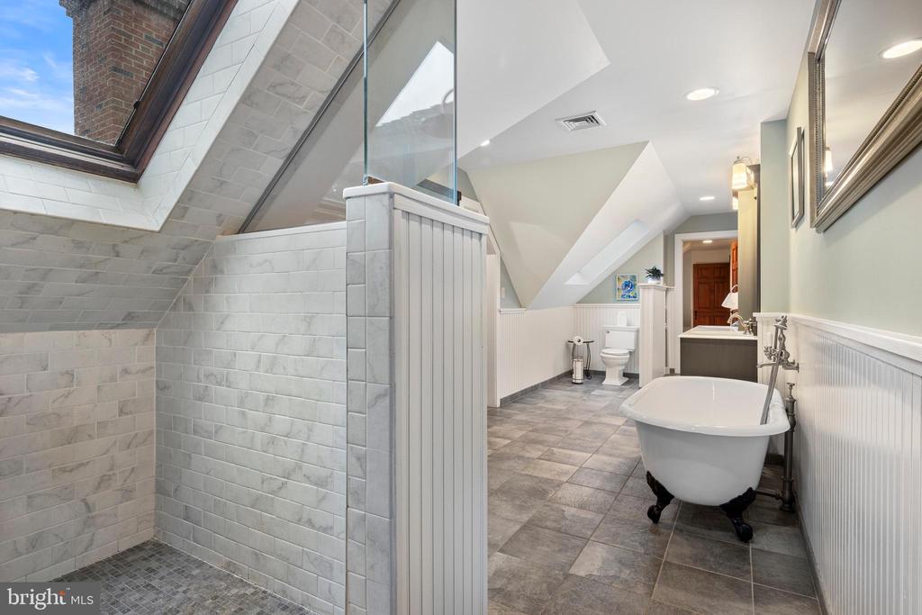 1515 SPRING MILL LANE