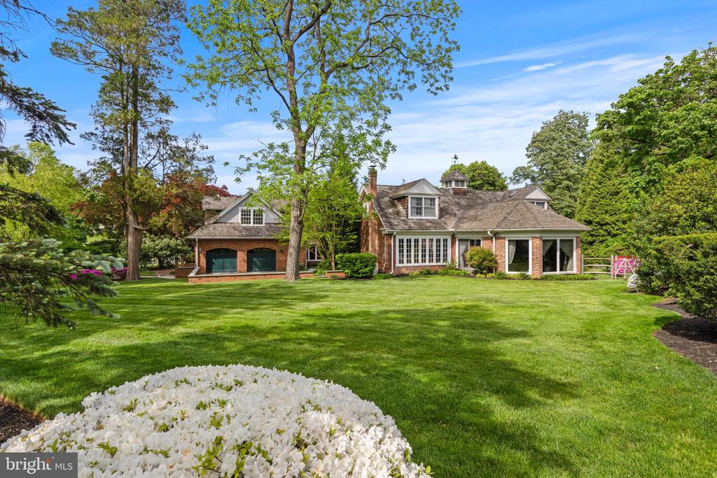 1515 SPRING MILL LANE