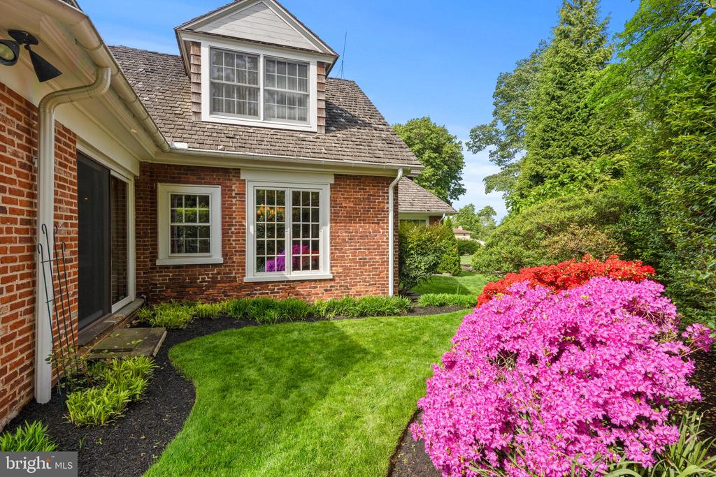 1515 SPRING MILL LANE