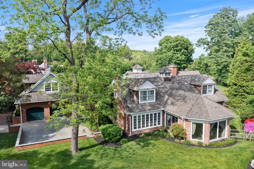 1515 SPRING MILL LANE