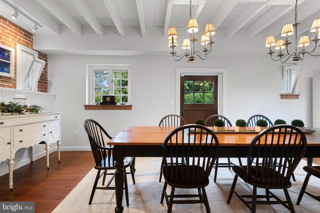 1515 SPRING MILL LANE