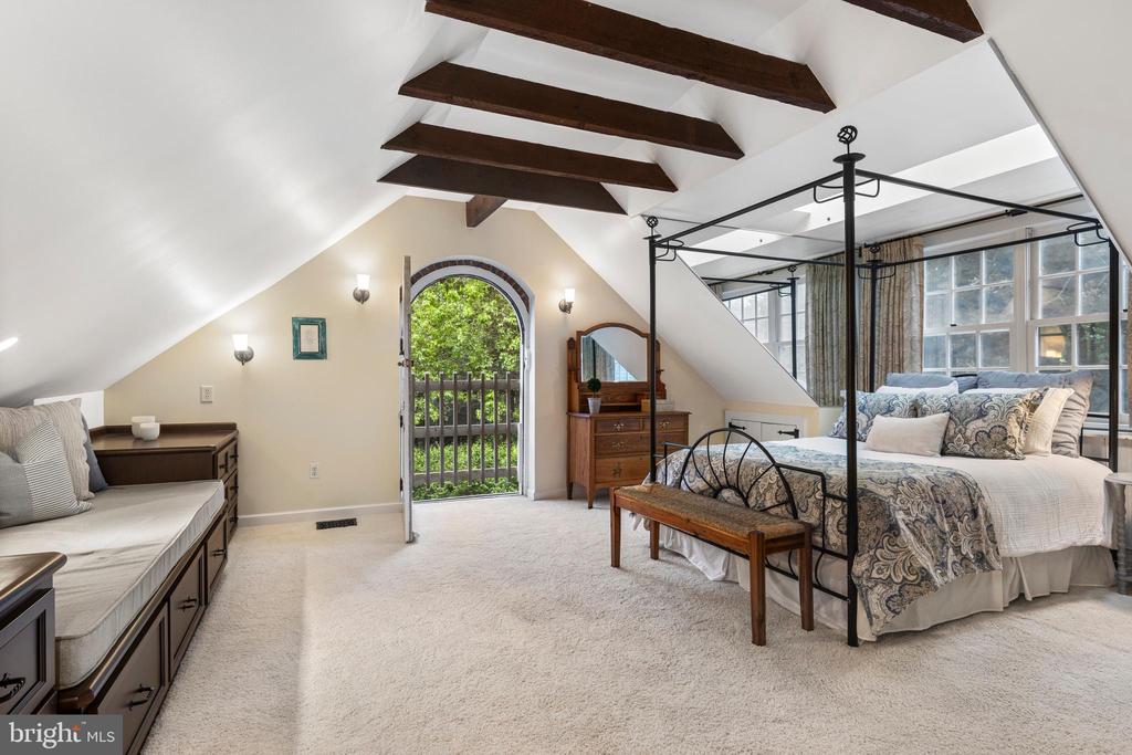 1515 SPRING MILL LANE