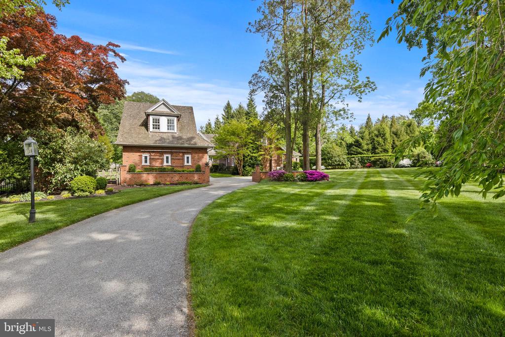 1515 SPRING MILL LANE