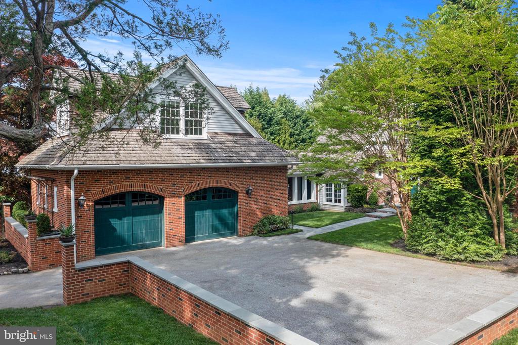1515 SPRING MILL LANE