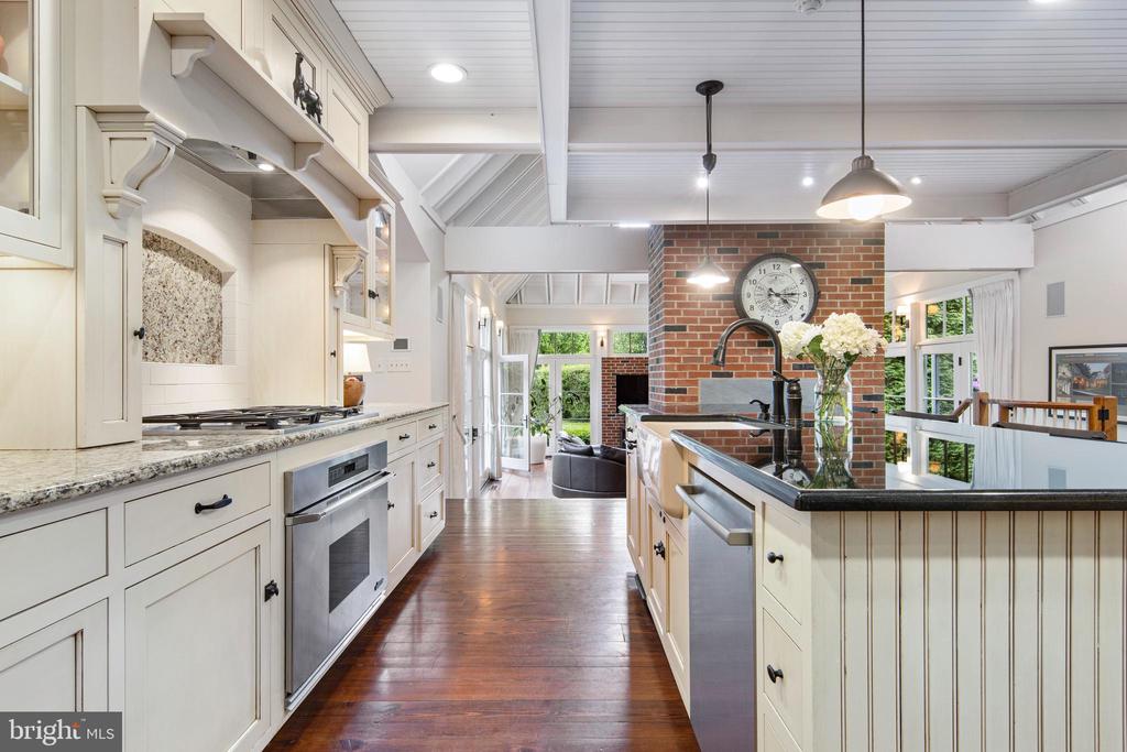 1515 SPRING MILL LANE