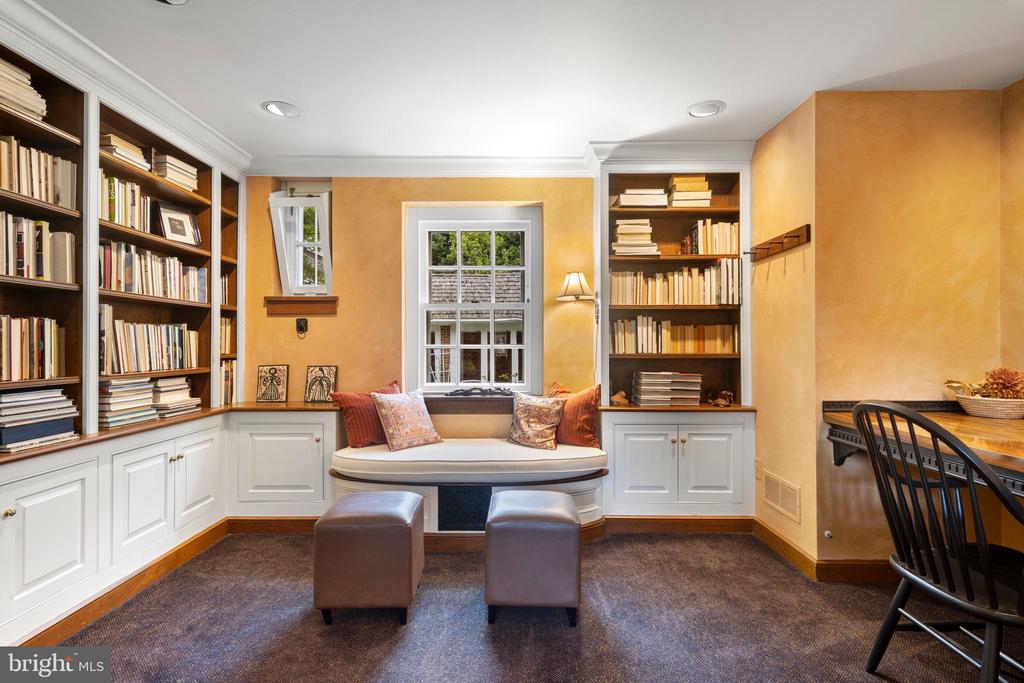 1515 SPRING MILL LANE