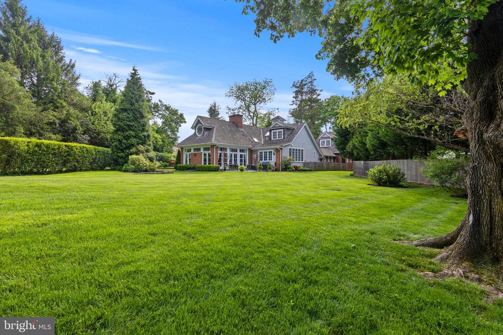 1515 SPRING MILL LANE