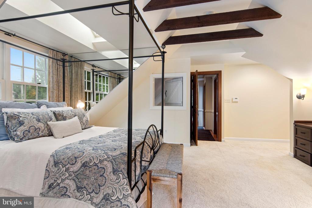 1515 SPRING MILL LANE