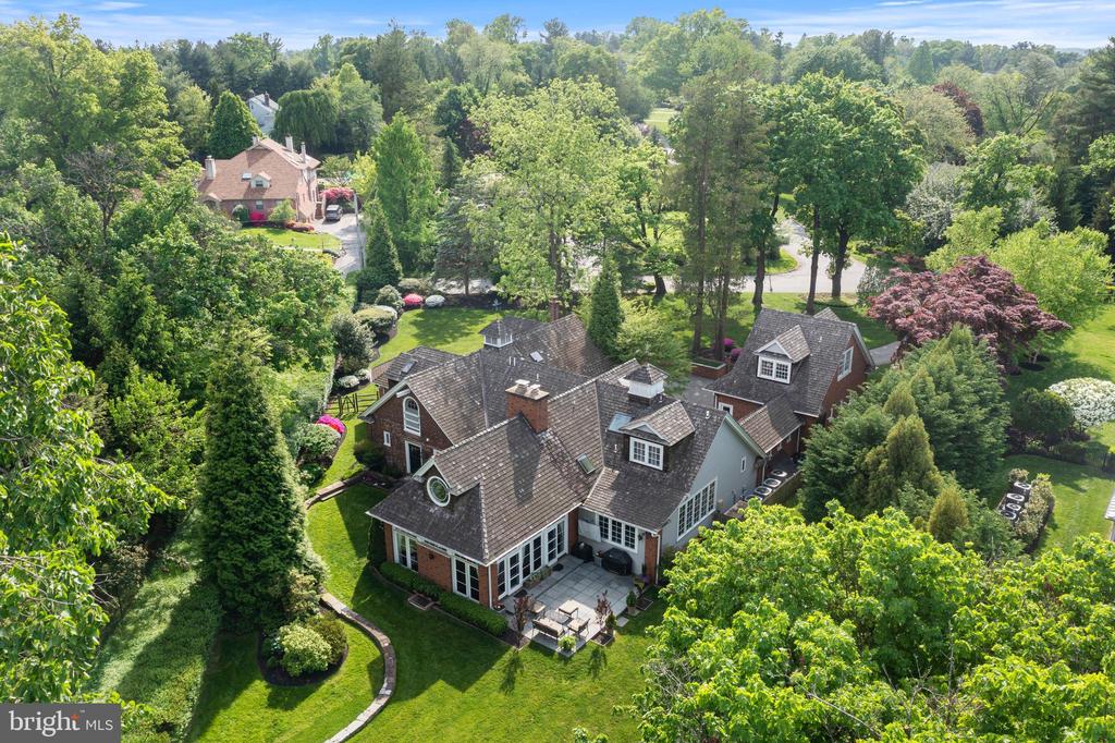 1515 SPRING MILL LANE