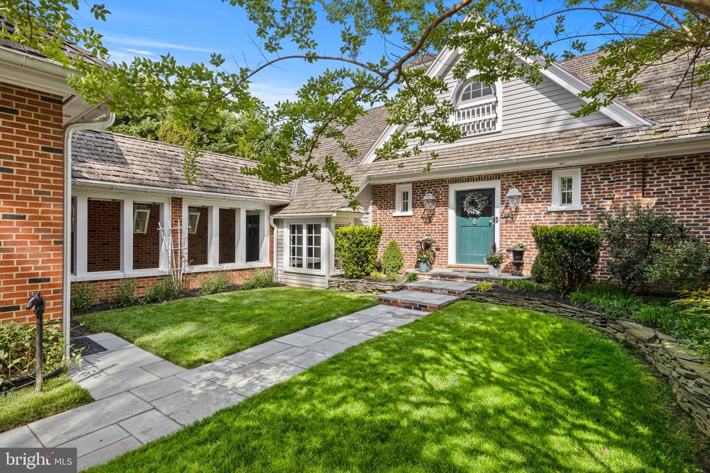 1515 SPRING MILL LANE