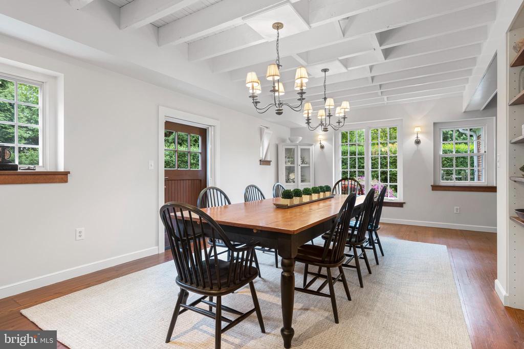 1515 SPRING MILL LANE