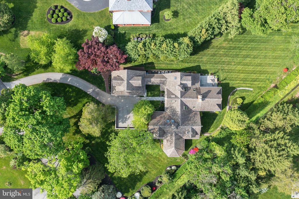 1515 SPRING MILL LANE