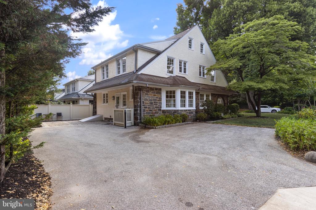 61 HAVERFORD STATION ROAD