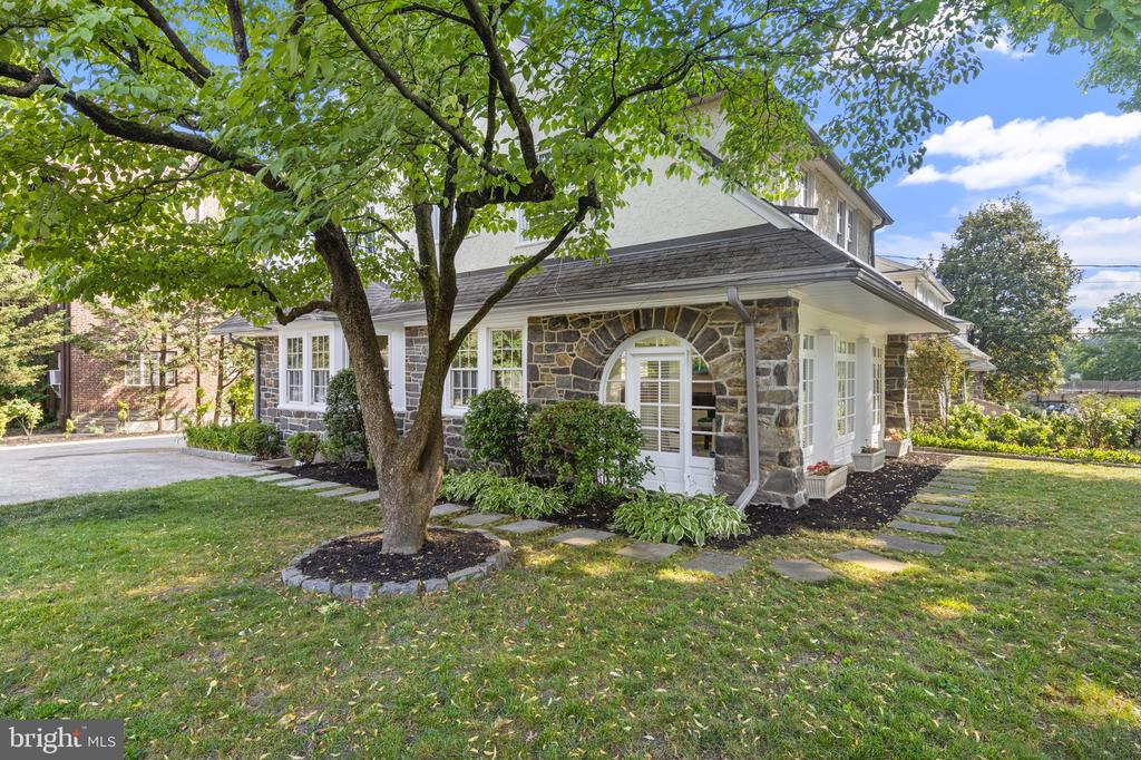 61 HAVERFORD STATION ROAD